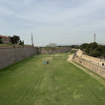 Castell de Montjuïc - Local Flavor Near Me - Barcelona, B Castell de Montjuïc - Local Flavor Near Me - Barcelona, B