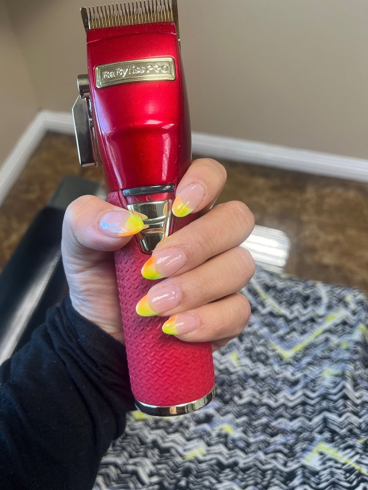 Nails By Kim Logo