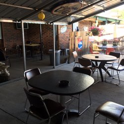 Detour Lounge - Bar Patio