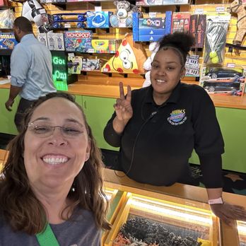 John's Incredible Pizza - Carson - Ladonna the most impressive employee ever - Arcades Near Me - Carson, California