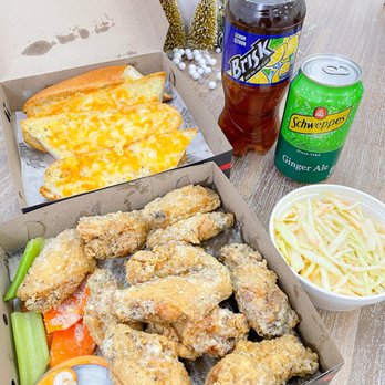 WingsUp! - Garlic bread and garlic parmesan wings - Chicken Wings Near Me - Mississauga, Ontario