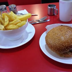 Eds Easy Diner - Classic burger with fries lunch on the go. Really tasty food excellent service and smiley helpful staff relaxing atmosphere