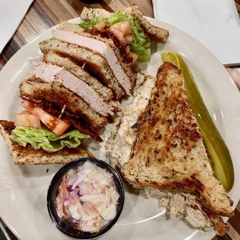 Andrews Nyc Diner - American Near Me - New York, New York