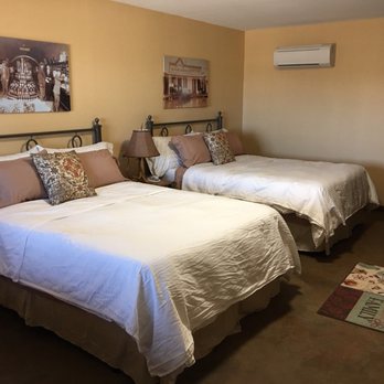 HH Creek Inn - Double Queen room, King rooms also available - Hotels Near Me - Seymour, Texas HH Creek Inn - Double Queen room, King rooms also available - Hotels Near Me - Seymour, Texas