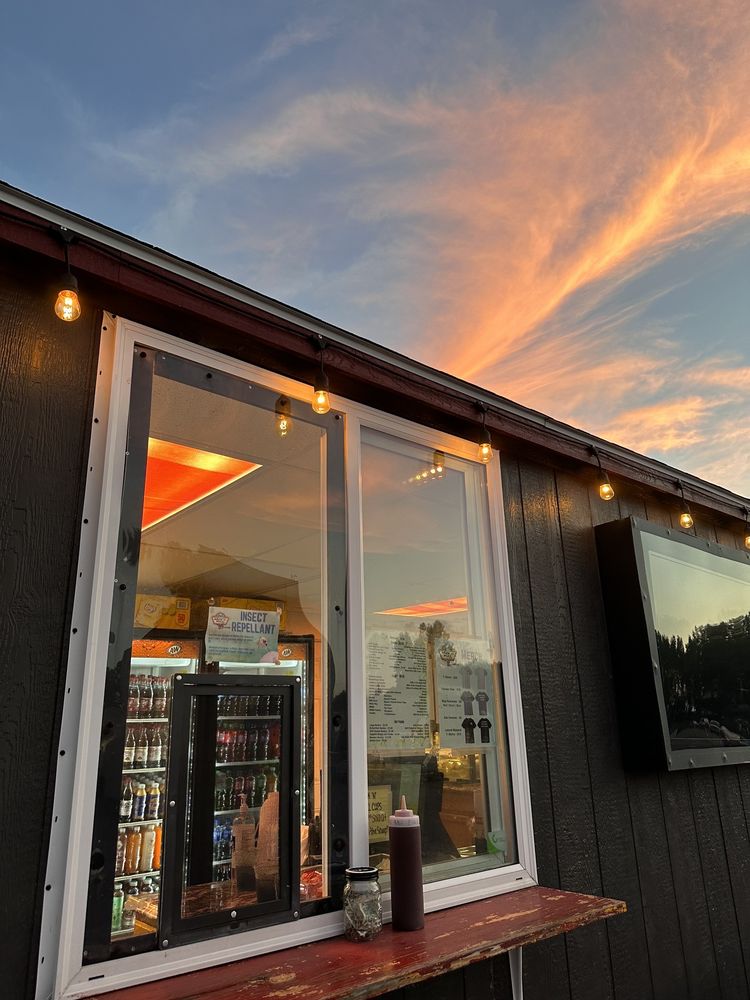 ROCK ’N’ ROLL DRIVEIN Updated September 2024 272 DriveIn Ln