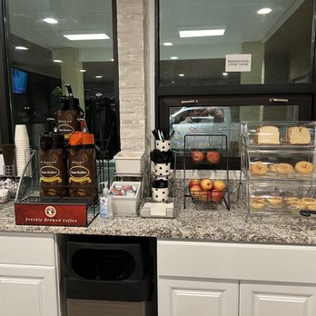 Super 8 by Wyndham Wendover - Breakfast area - Hotels Near Me - Wendover, Utah Super 8 by Wyndham Wendover - Breakfast area - Hotels Near Me - Wendover, Utah