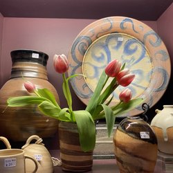 Earthworks Pottery - Wedding gifts or small items, we have a beautiful selection of handmade pottery.