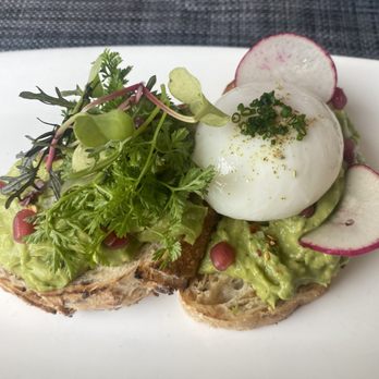 Capital Hotel - Gorgeous avo toast breakfast option! - Hotels Near Me - Little Rock, Arkansas