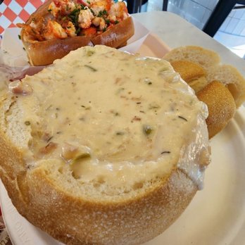 Pike Place Chowder - New England Clam Chowder Bread Bowl - Seafood Near Me - Seattle, Washington