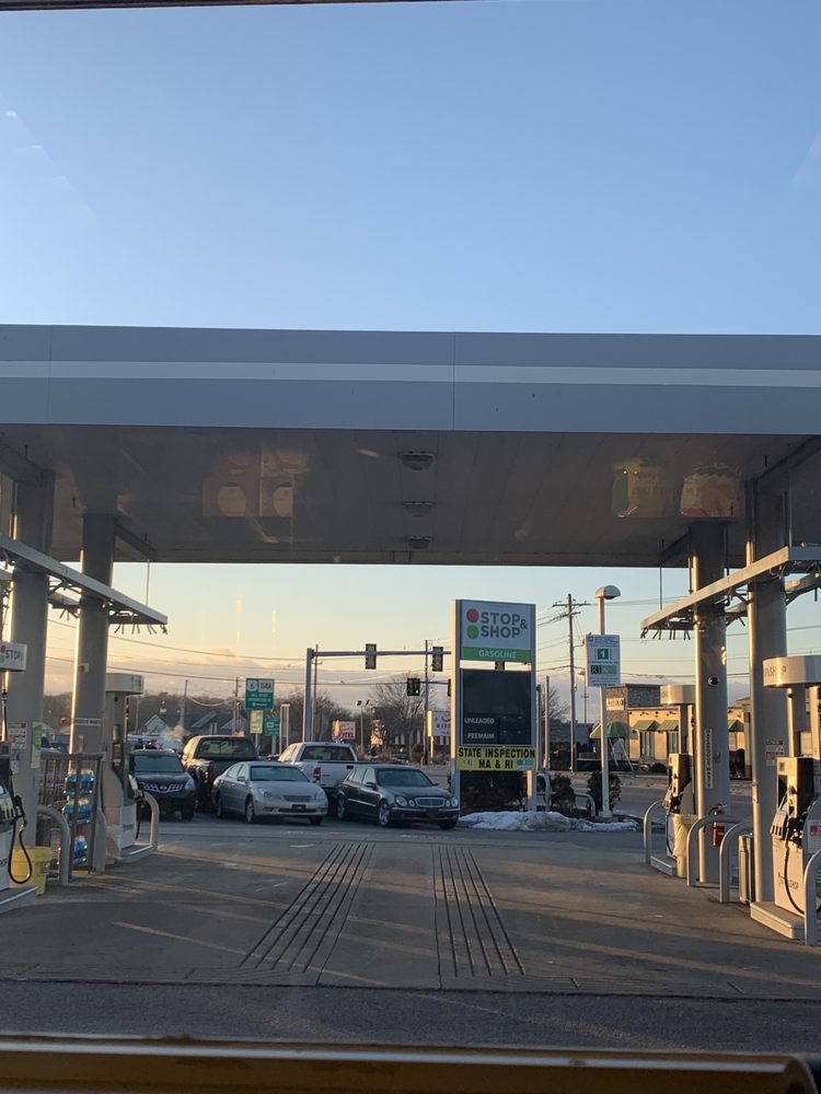 GAS STATION STOP AND SHOP Updated August 2024 1045 Fall River Ave, Seekonk, Massachusetts