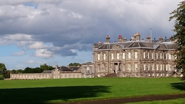 Hopetoun House by null