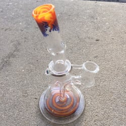 Marleys Smoke Shop - Heady glass water pipes