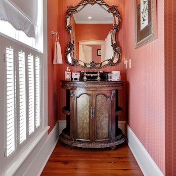 Robert Ruark - Robert's Room Bathroom - Bed & Breakfast Near Me - Southport, North Carolina Robert Ruark - Robert's Room Bathroom - Bed & Breakfast Near Me - Southport, North Carolina
