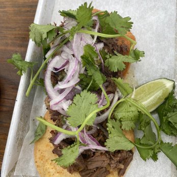 Loro Asian Smokehouse & Bar - Happy hour brisket tostadas - Smokehouse Near Me - Austin, Texas Loro Asian Smokehouse & Bar - Happy hour brisket tostadas - Smokehouse Near Me - Austin, Texas