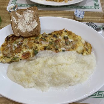 Hibernian Coffee Shop - Veggie Omelette with Grits. Delicious! - Irish Near Me - Drexel Hill, Pennsylvania