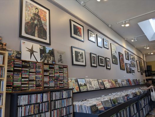 Village Vinyl & Hi Fi by null