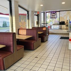 Angelo's Burgers - Interior