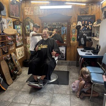 The Doghouse Barbershop - Dave, the other Scott and Dakota saying hi since I was early. - Barbers Near Me - Fallbrook, California