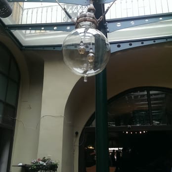 U Malvaze restaurant - Fantastico questo lampadario! Magari ci torno di sera prr vedere com'è acceso - Czech Near Me - Prague, Puerto Rico U Malvaze restaurant - Fantastico questo lampadario! Magari ci torno di sera prr vedere com'è acceso - Czech Near Me - Prague, Puerto Rico