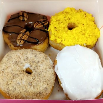 Amy's Donuts - 3rd visit, had chocolate turtle, lemon zest, Bavarian cream filled, Heath bar crunch - Donuts Near Me - Albuquerque, New Mexico