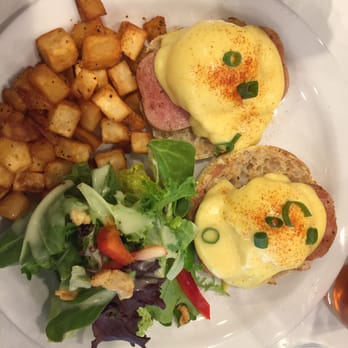 Aloha Kitchen - Spam eggs benny - Breakfast & Brunch Near Me - Honolulu, Hawaii Aloha Kitchen - Spam eggs benny - Breakfast & Brunch Near Me - Honolulu, Hawaii