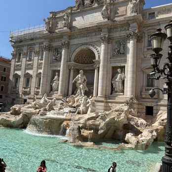 Fontana di Trevi - Landmarks & Historical Buildings Near Me - Rome, RM Fontana di Trevi - Landmarks & Historical Buildings Near Me - Rome, RM