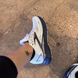 Road Runner Sports - Brooks !!!