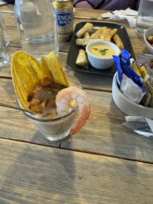 Avenida Peru by null