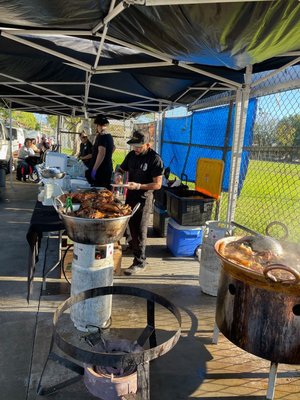 Carnitas Los Dos Chingones by null