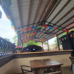 La Casa Del Taco Taqueria - Outdoor seating area