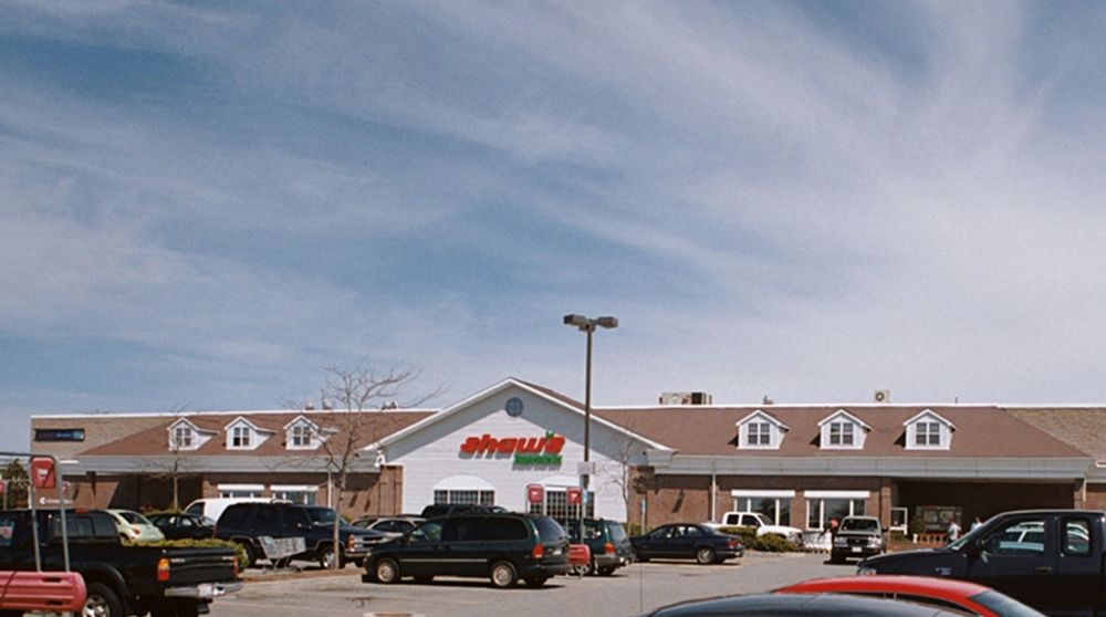 Shaw's at Plymouth Logo
