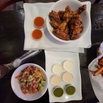LA Burger Bar - Delicious Chili wings & salad. - Burgers Near Me - Los Angeles, California