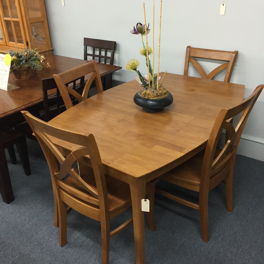 MORRYS AND BARSTOOLS Updated September 2024 48 Photos