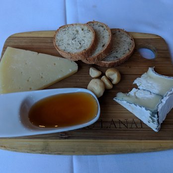 Hukilau Lanai - Dessert Cheese platter - Seafood Near Me - Kapaa, Hawaii
