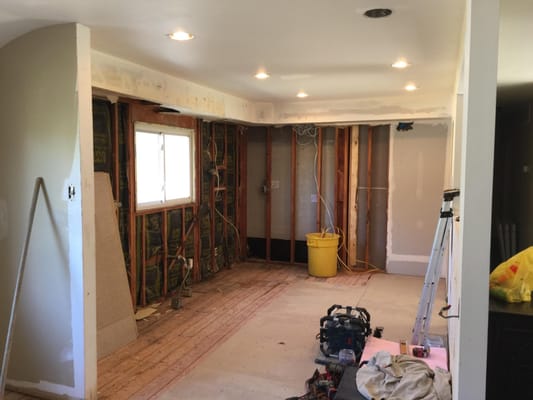 Jerry Naimoli General Services Logo