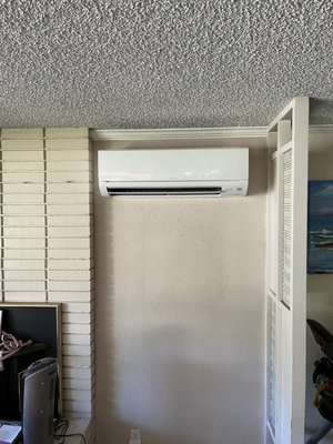 Home Comfort Heating and Air Conditioning Logo