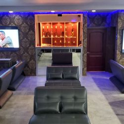 Deluxe Hookah Lounge - Hookahs