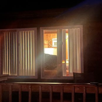 Sullivan's Resort and Campground - No privacy at night ! Loss of blinds - Hotels Near Me - Brainerd, Minnesota