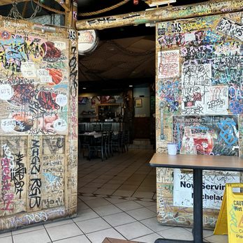 Boat House - Cajun/Creole Near Me - Alhambra, California