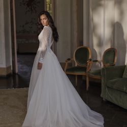 Adornia Brautmode Siegburg - Raffinierte Brautkleid bei ADORNIA BRAUTMODEN