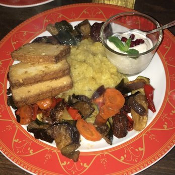 Piccolo Paradiso - Fried tofu with oven roasted veggies and parsnip and lemon purée - Vegetarian Near Me - Hamburg, HH