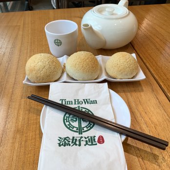 Tim Ho Wan - Pork buns and chrysanthemum tea! - Dim Sum Near Me - Honolulu, Hawaii