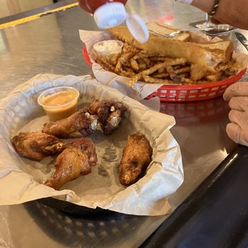 Falls City Kitchen - Fish and wings - American Near Me - New Albany, Indiana Falls City Kitchen - Fish and wings - American Near Me - New Albany, Indiana