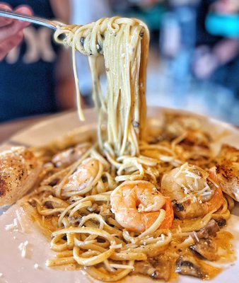 Ruben and Ozzy's Oyster Bar & Grill by null