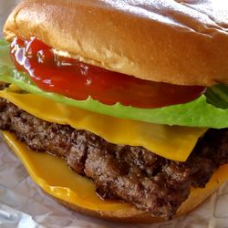 Wendy's - Dave's single with 2 cheese slices