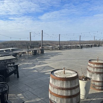Gouveia Vineyards - Patio Area - Wineries Near Me - Wallingford, Connecticut