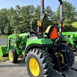 Ag-Pro - John Deere 2032R Tractor