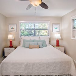 Periwinkle Cottages of Sanibel - The King Bedroom in the Ibis cottage