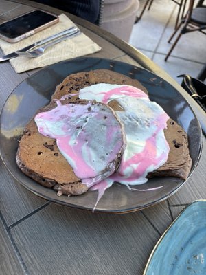 What’s Crackin Cafe by null