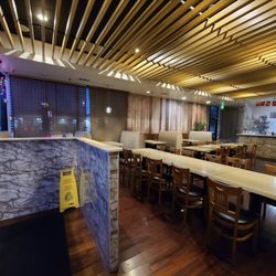 Tasty Palace - Interior
